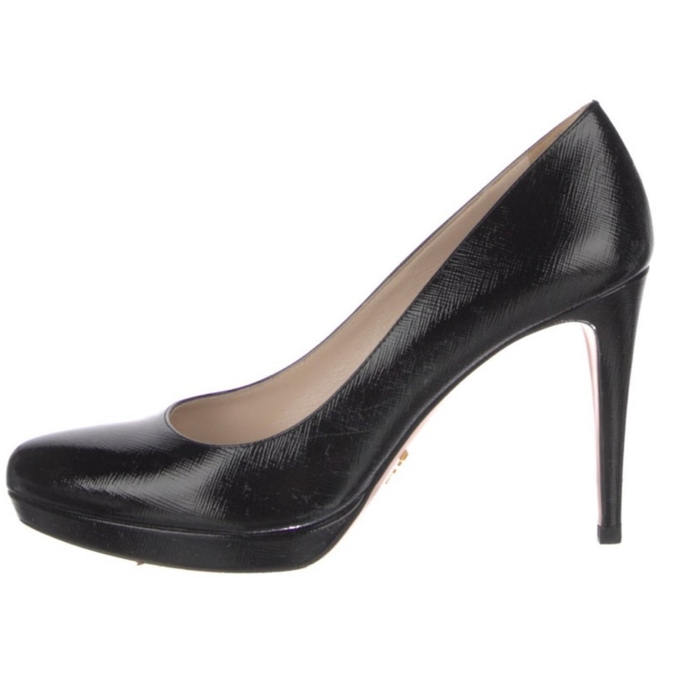 PRADA Saffiano Leather Pumps 🖤